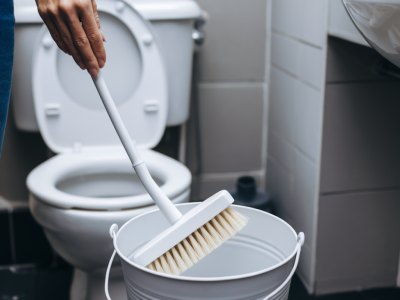 Wie wähle ich das passende toiletten‑hilfsmittel nach hüftoperation: maße, befestigung und praktische empfehlungen?
